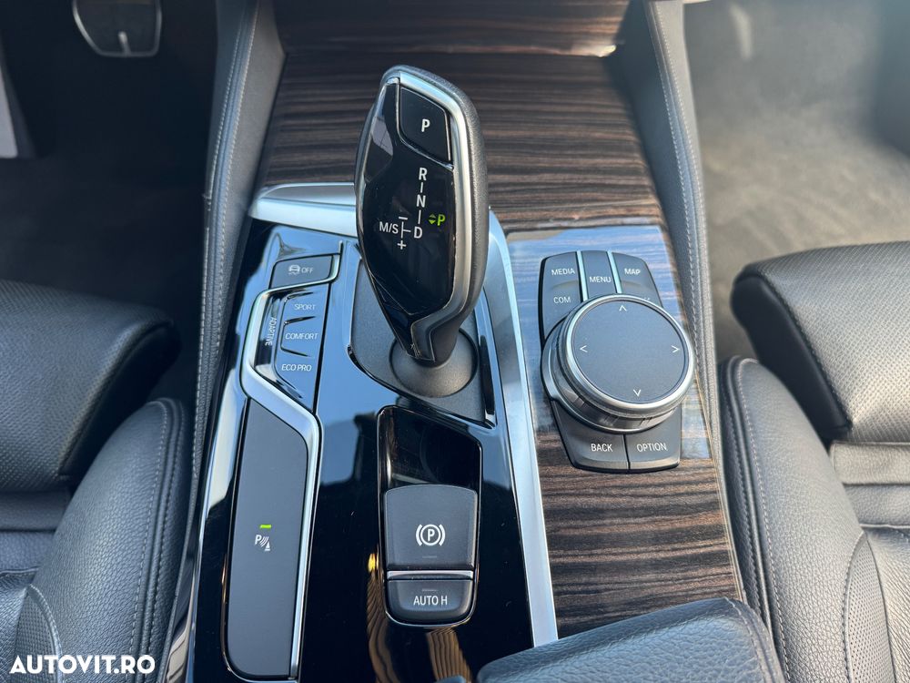 BMW Seria 5 530d xDrive - 26