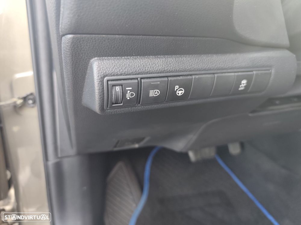 Toyota Corolla Touring Sports - 10