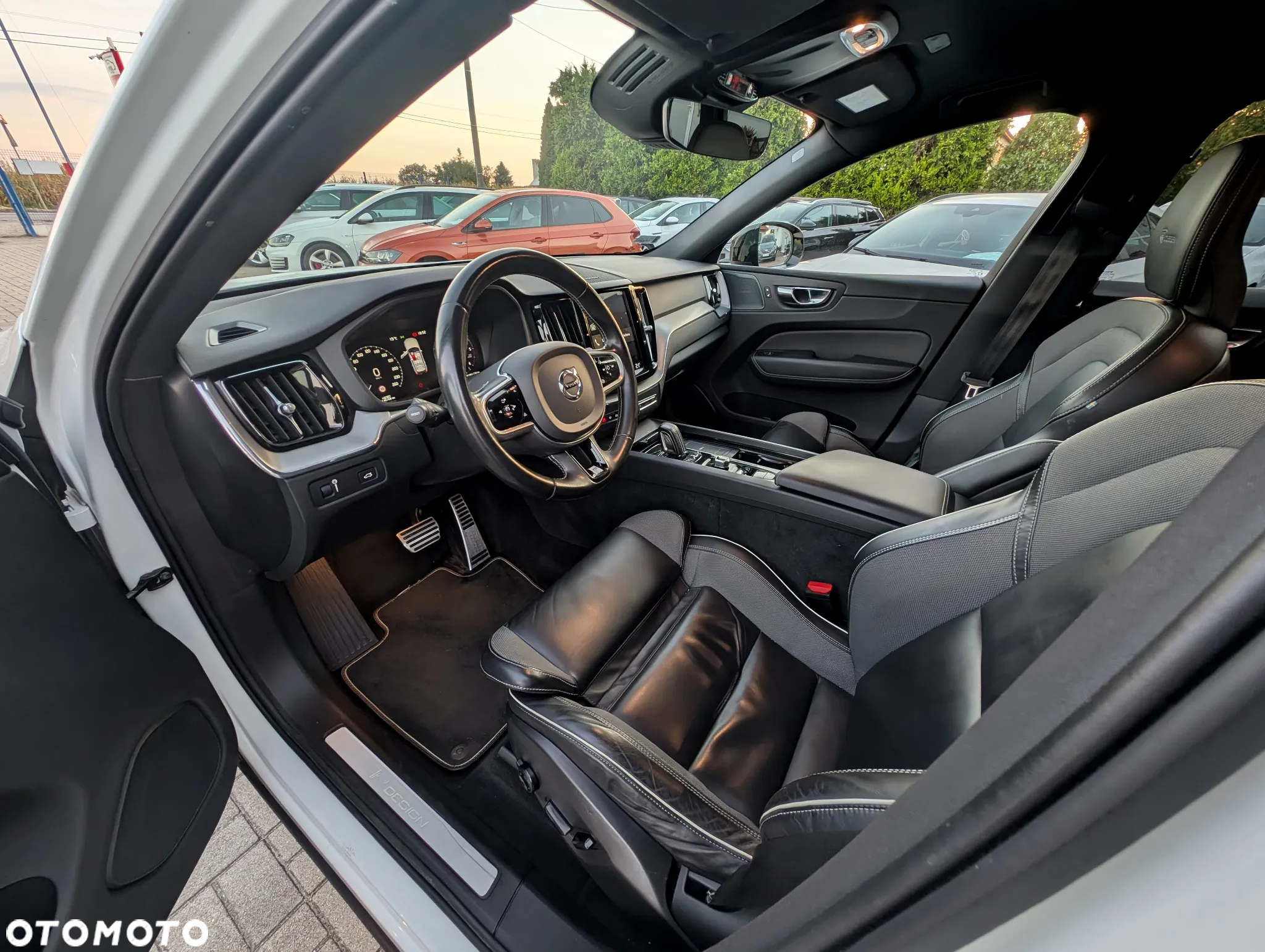 Volvo XC 60 B5 D AWD R-Design - 13