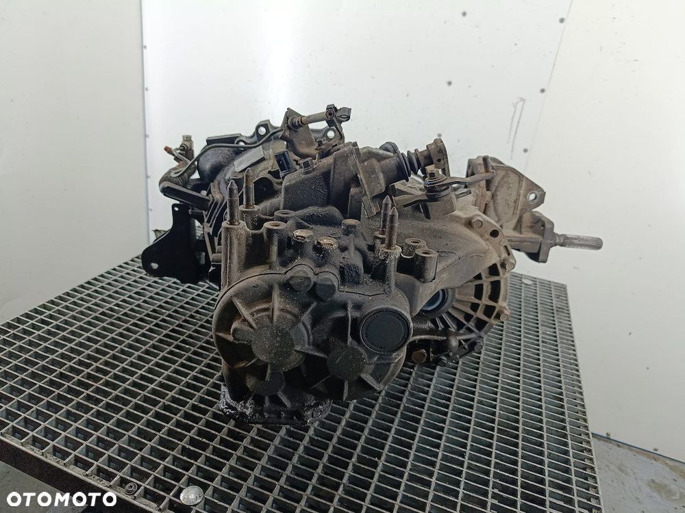 SKRZYNIA BIEGÓW MANUALNA 5 MITSUBISHI OUTLANDER I W5M421Z4B2 2.0 16V - 5
