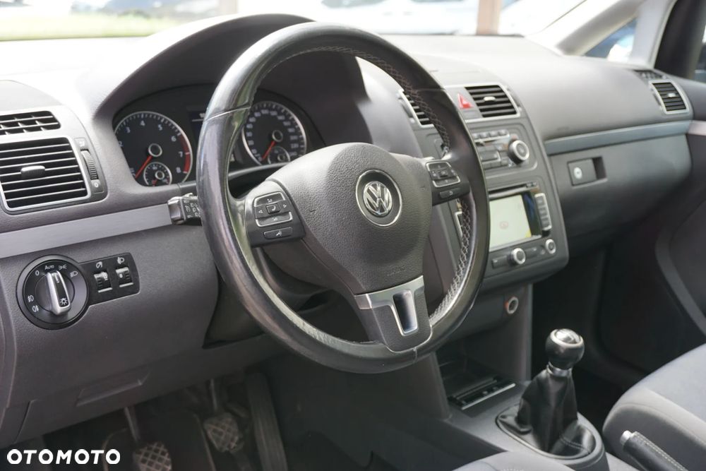 Volkswagen Touran 1.4 TSI STYLE - 9