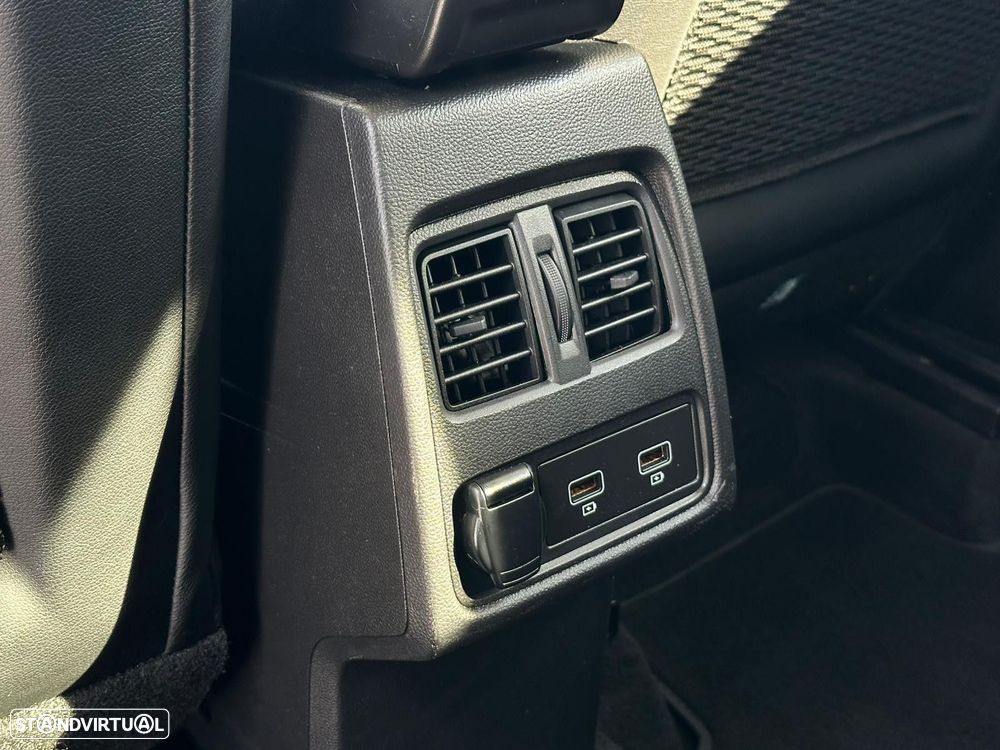 Renault Captur 1.3 TCe Exclusive EDC - 27