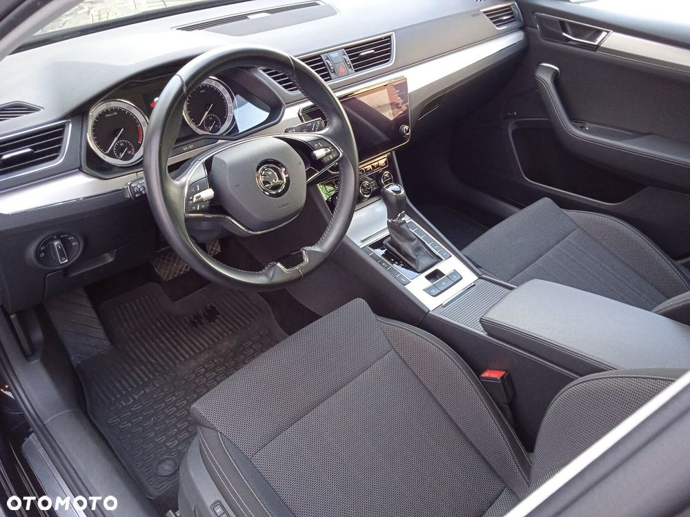 Skoda Superb 2.0 TDI SCR Style DSG - 10