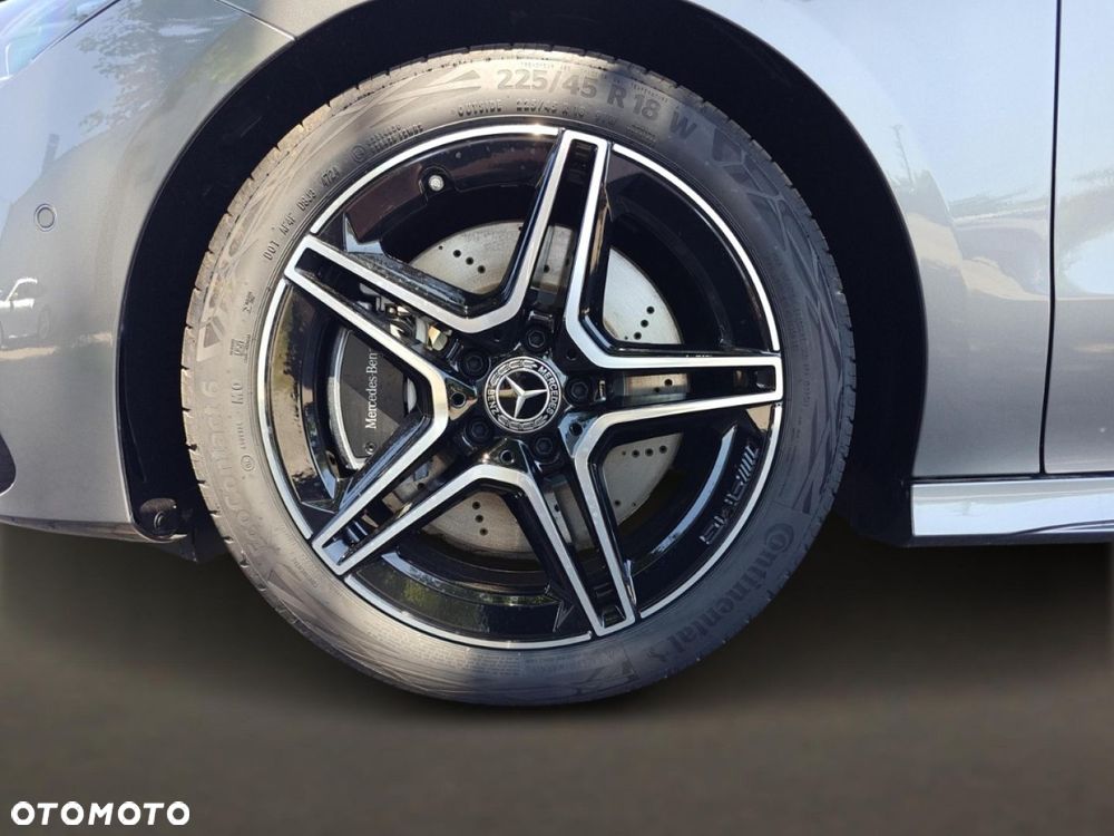 Mercedes-Benz CLA - 9