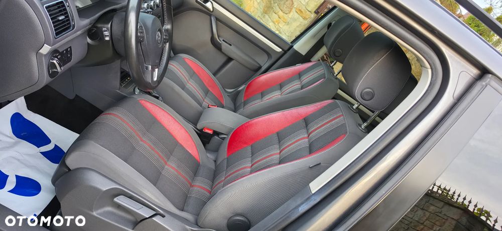 Volkswagen Touran - 21