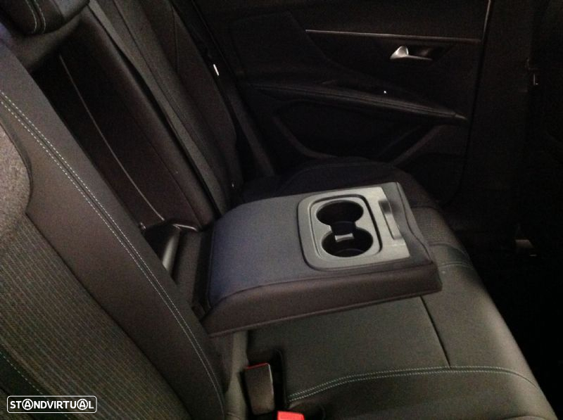 Peugeot 3008 1.6 Hybrid Allure Pack e-EAT8 - 34