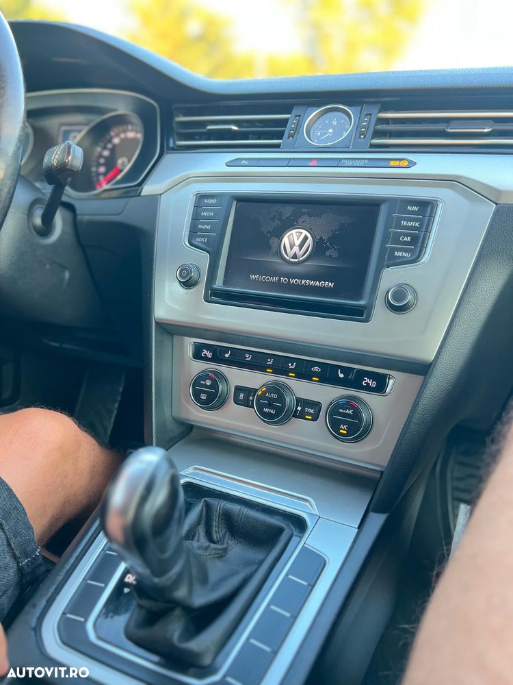 Volkswagen Passat 2.0 TDI DSG Highline - 31