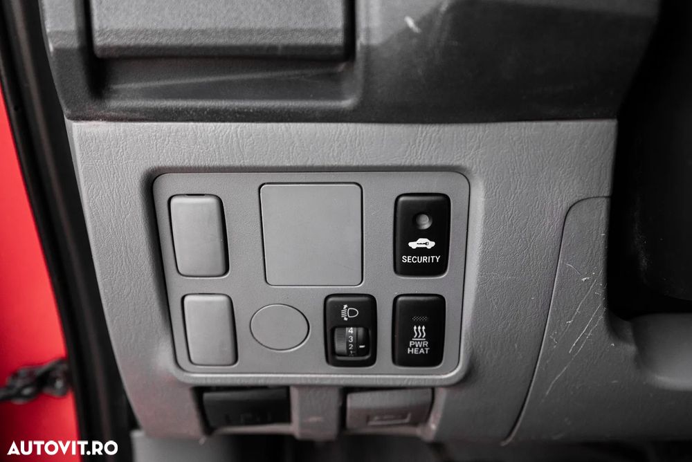 Toyota Hilux 4x4 Double Cab - 18