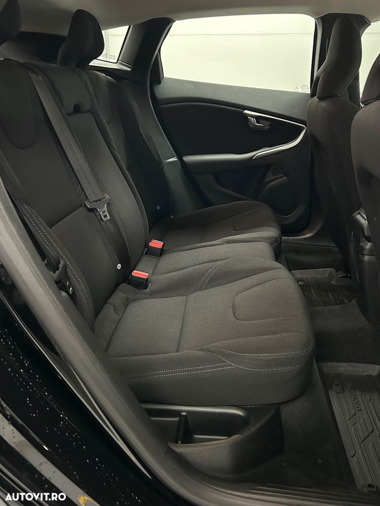 Volvo V40 D2 Momentum - 9