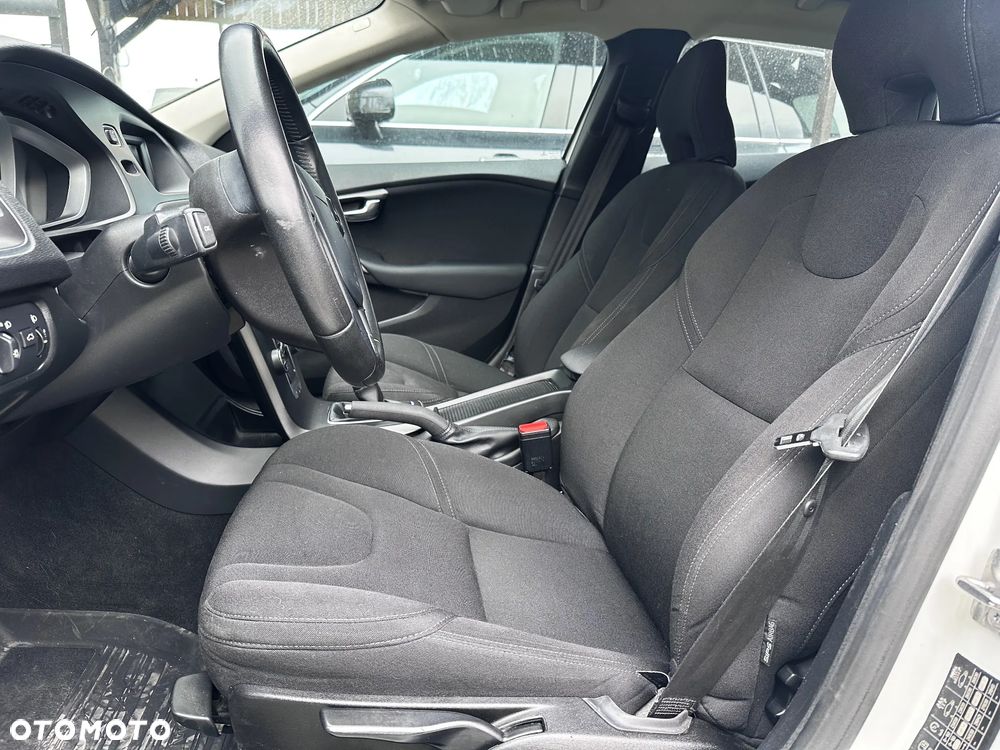 Volvo V40 D2 Kinetic - 27