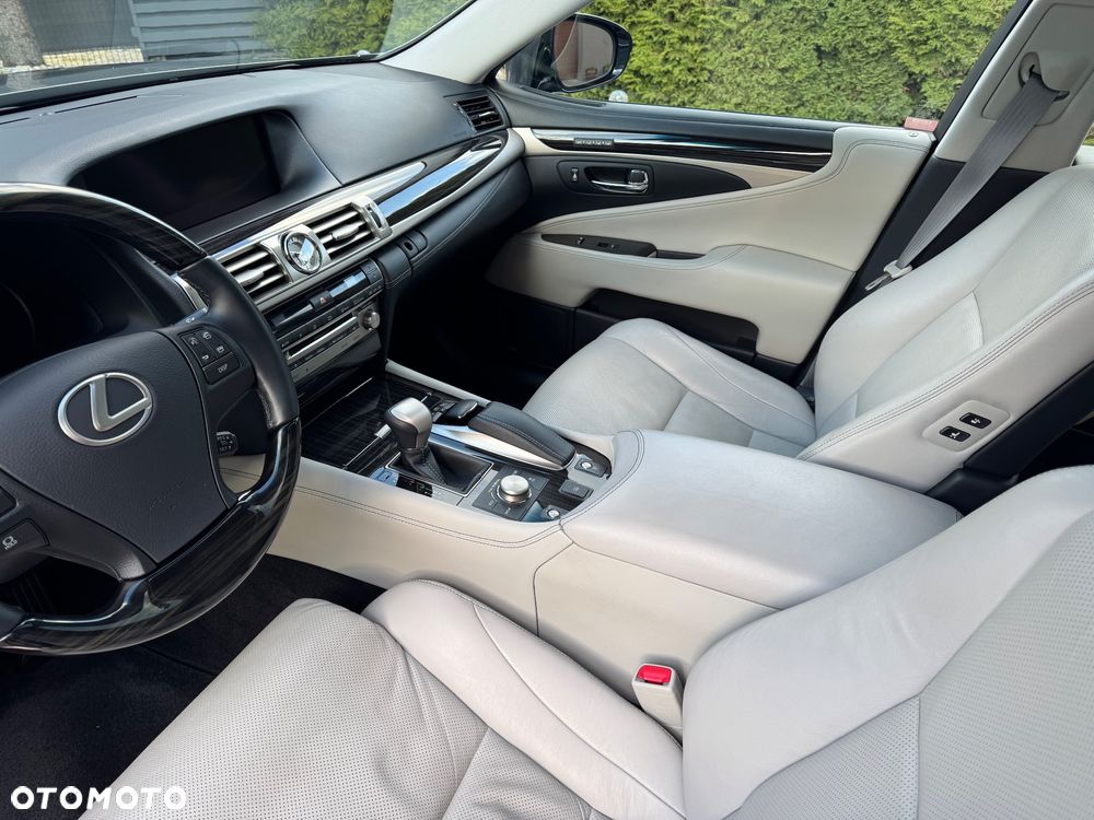 Lexus LS 460 Elite - 17