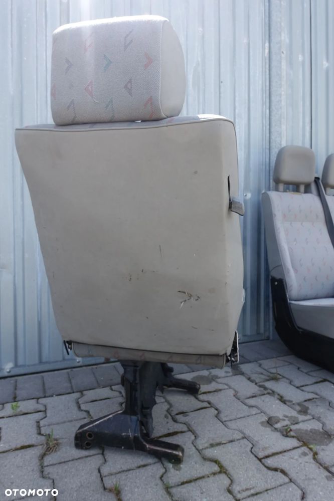KANAPA FOTEL KOZIOŁEK PRAWY TYŁ VW T4 - 15