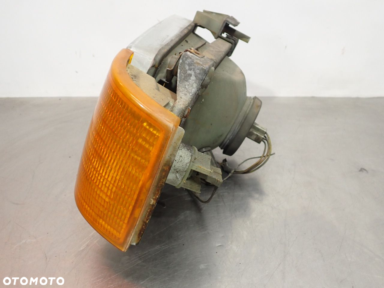 LAMPA LEWA PRZEDNIA AUDI 80 B2 - 4