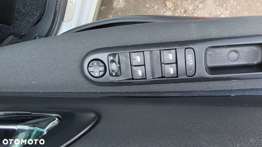 Peugeot 3008 e-HDi 115 ETG6 Stop&Start Business-Line - 17