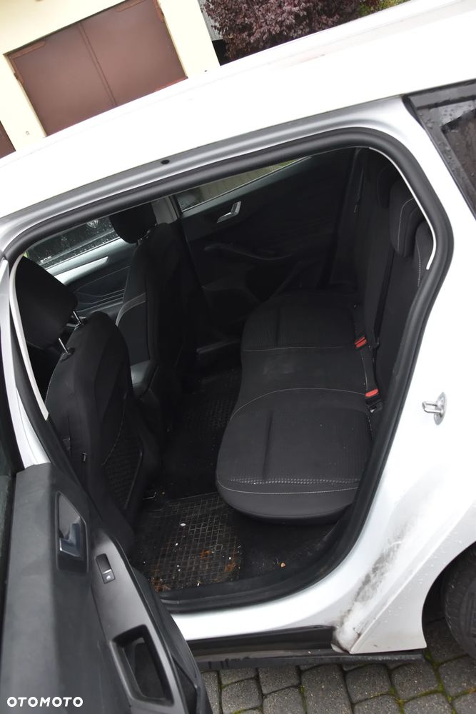 Ford Focus 1.5 EcoBlue Start-Stopp-System TITANIUM - 16