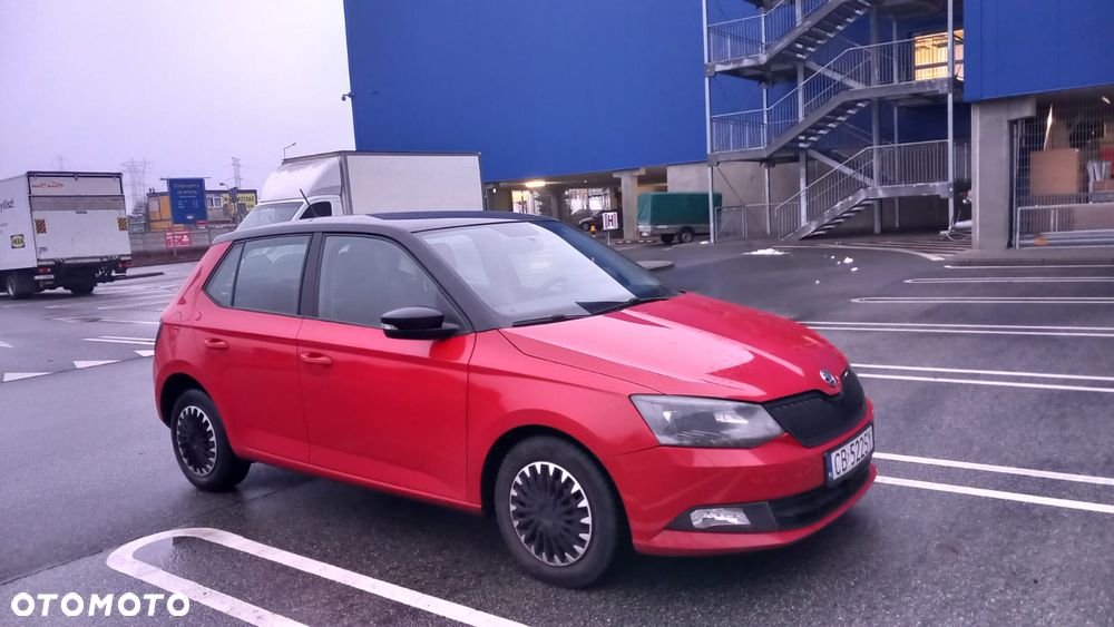 Skoda Fabia 1.0 MPI Cool Edition Red & Grey - 2