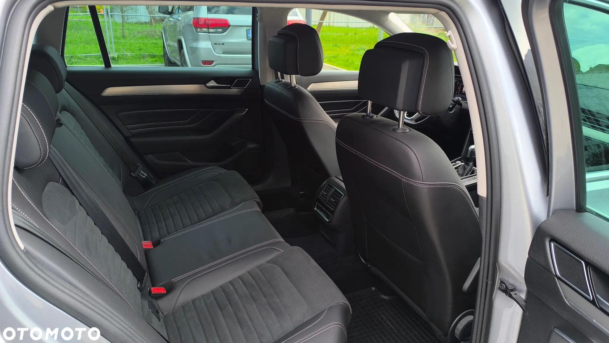 Volkswagen Passat 2.0 TDI EVO Elegance DSG - 13