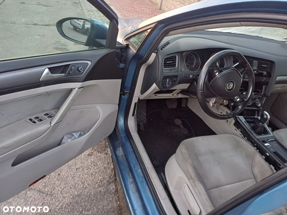 Volkswagen Golf 1.6 TDI DPF BlueMotion Technology DSG Team - 9