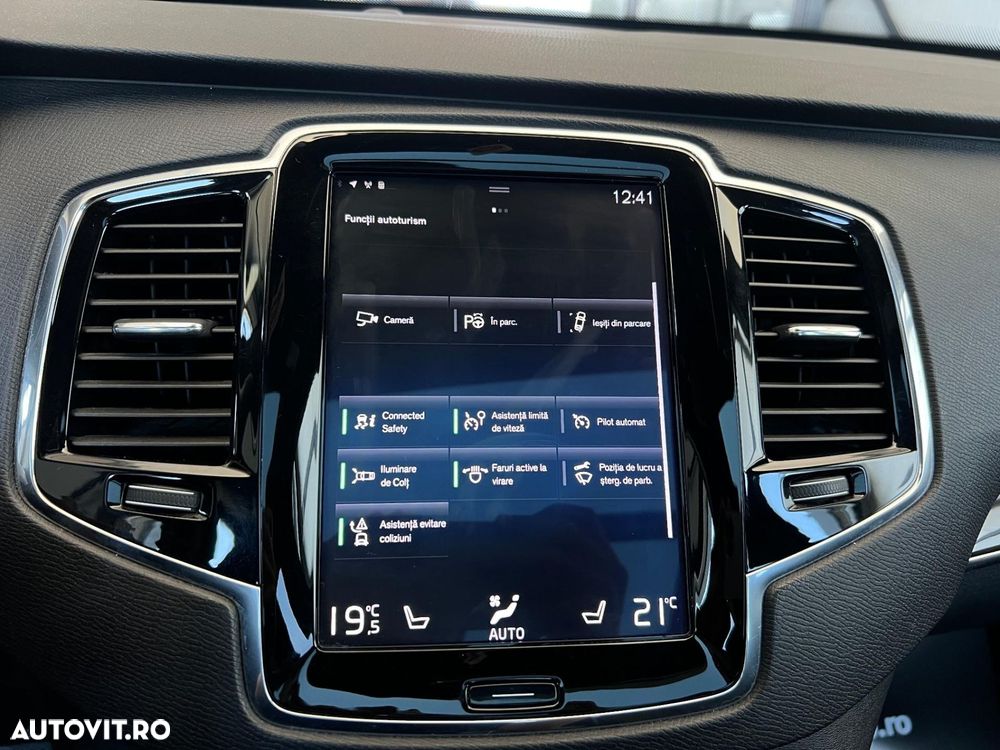 Volvo XC 90 - 25