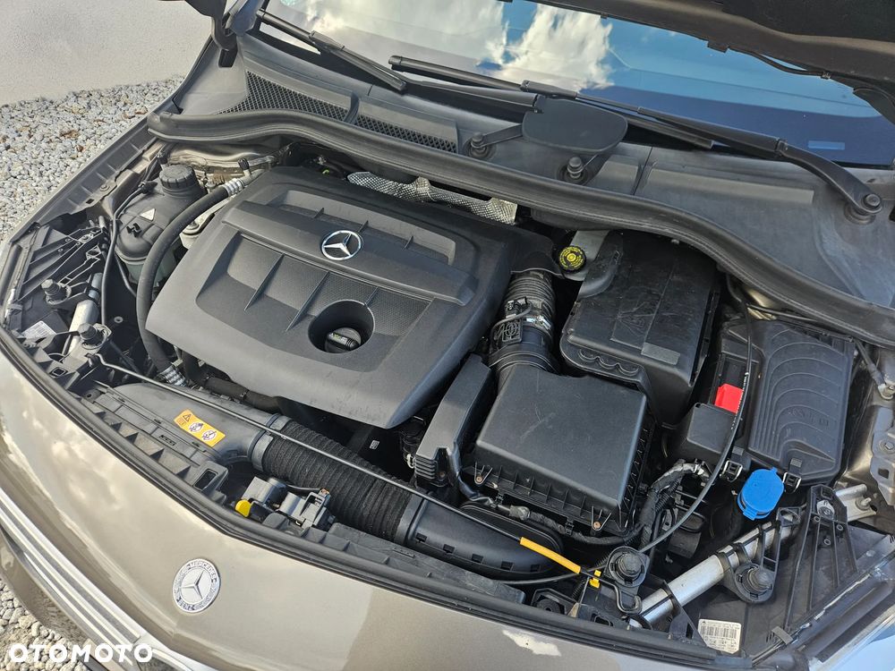 Mercedes-Benz Klasa B 180 d Edition - 14