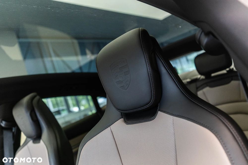 Porsche Taycan 105kWh 4S Black Edition - 27