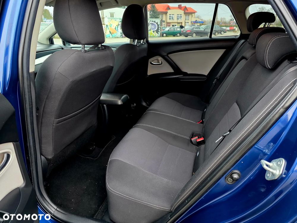 Toyota Avensis Touring Sports 1.8 Multidrive S Comfort - 19