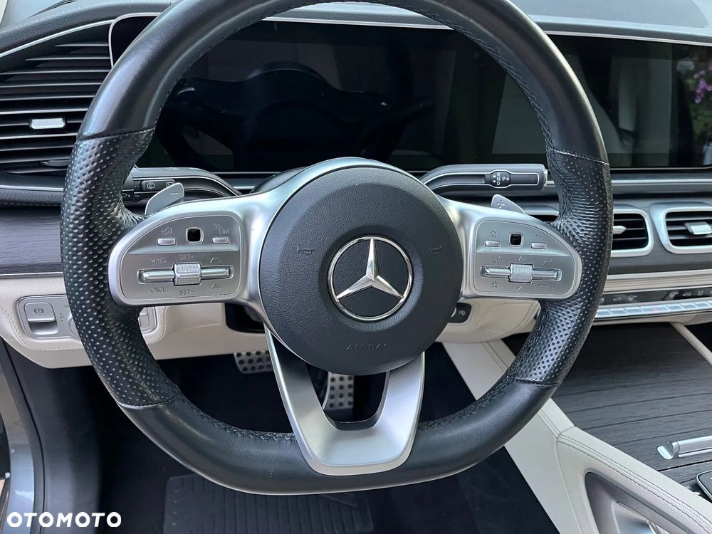 Mercedes-Benz GLS - 23