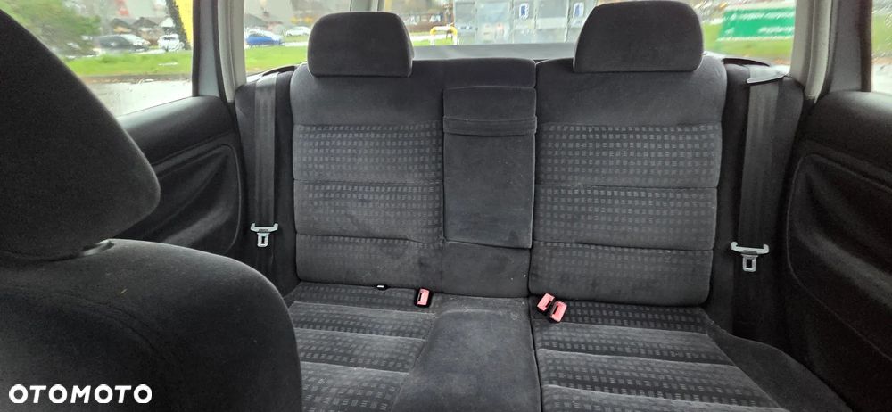 Volkswagen Passat 1.9 TDI Comfortline - 10