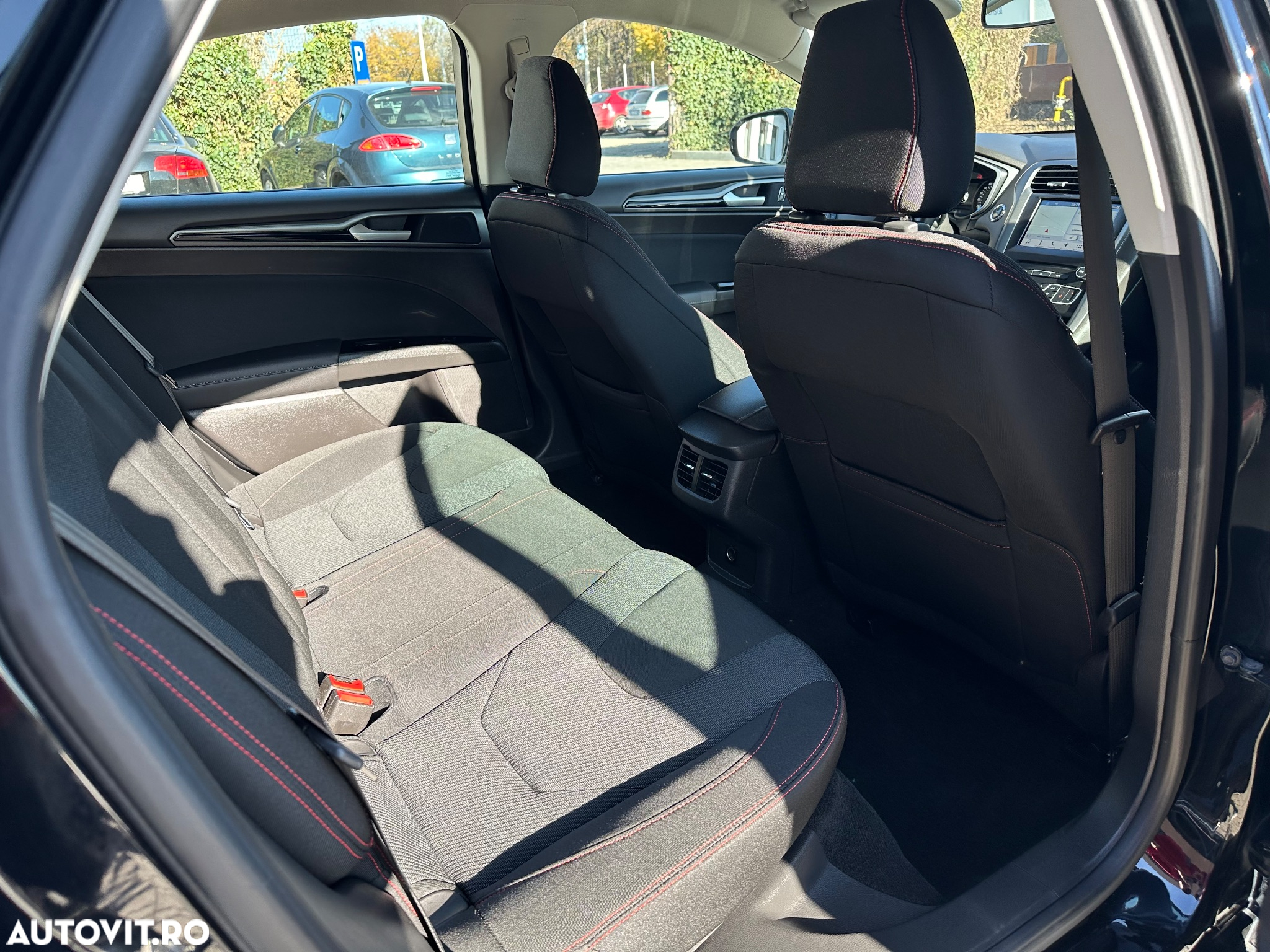 Ford Mondeo 2.0 TDCi Powershift Business - 13