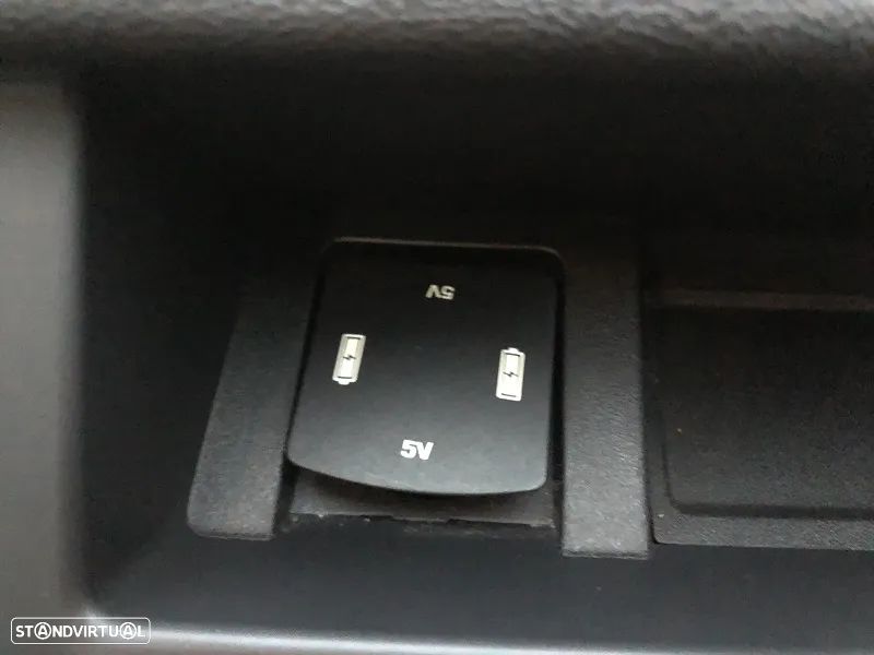 Land Rover Discovery Sport 2.0 eD4 HSE - 18