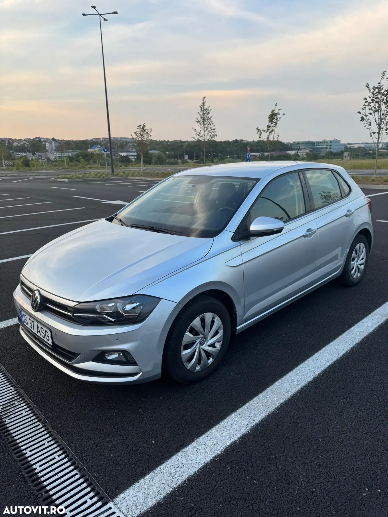 Volkswagen Polo 1.0 TSI Comfortline - 3
