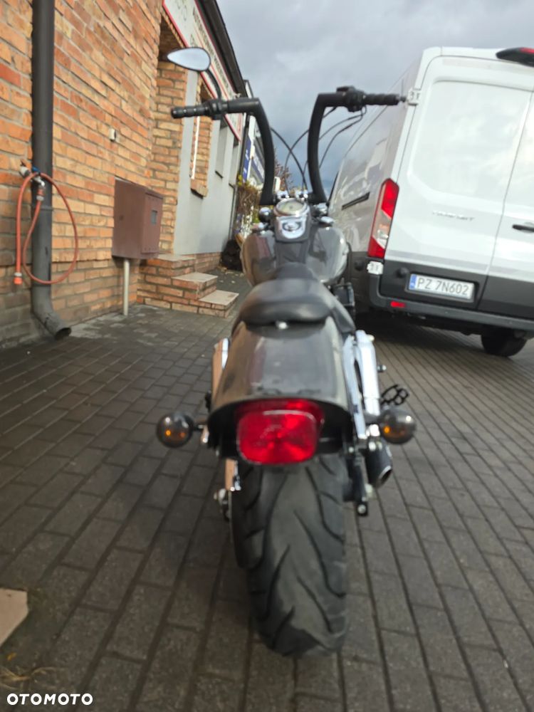 Harley-Davidson Dyna Fat Bob - 16