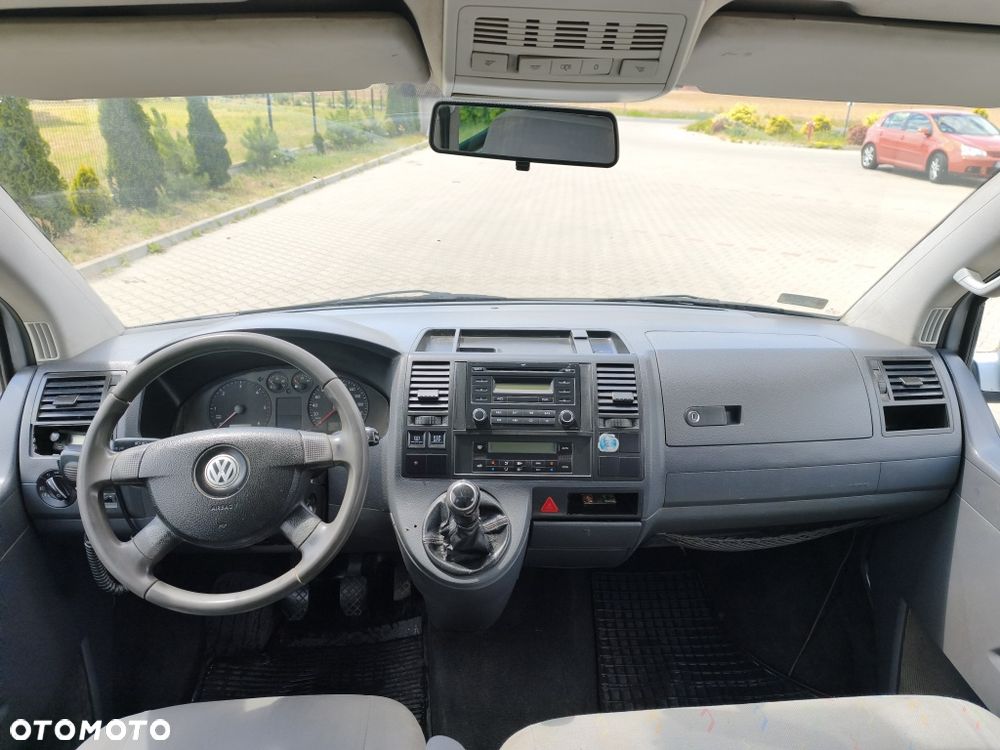 Volkswagen Caravelle - 7