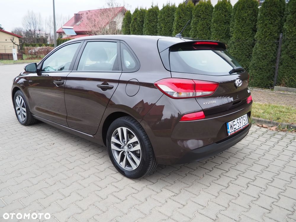 Hyundai i30 1.6 D Comfort - 13