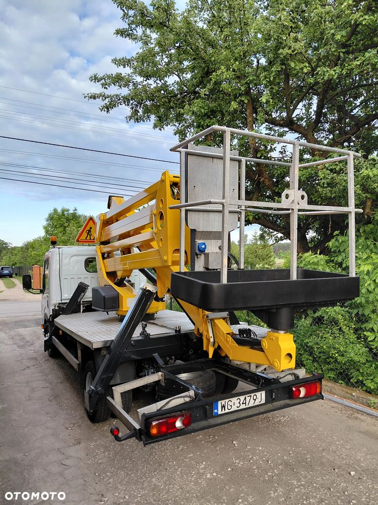Renault Maxity - 8