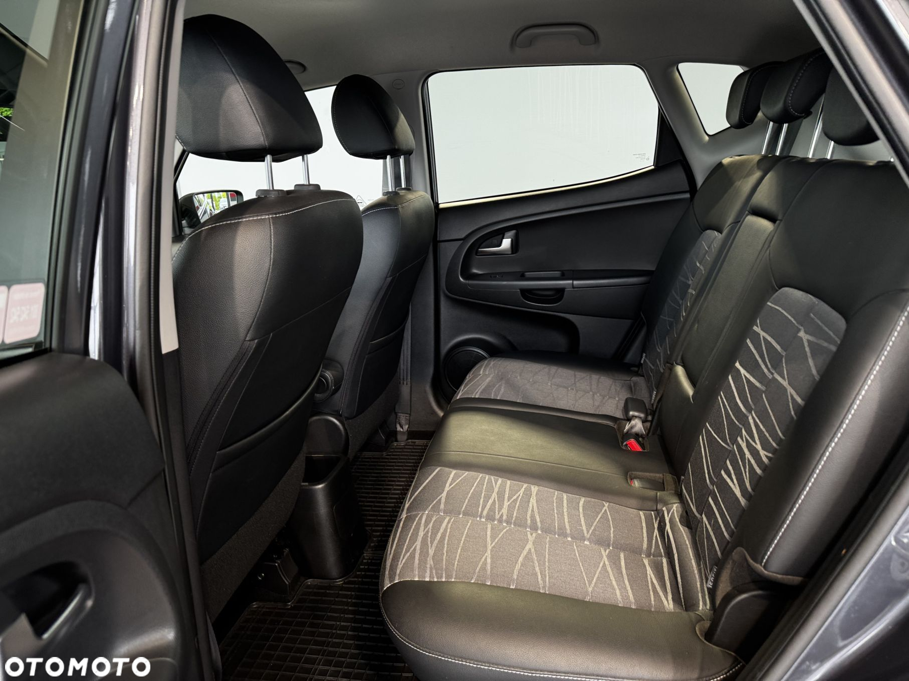 Kia Venga - 13