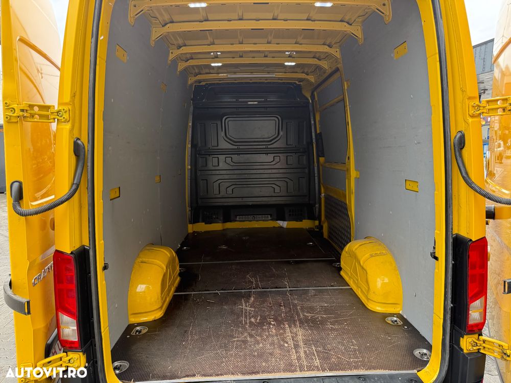 Volkswagen Crafter 3.5 CD Bena L3 FWD 103kW - 17