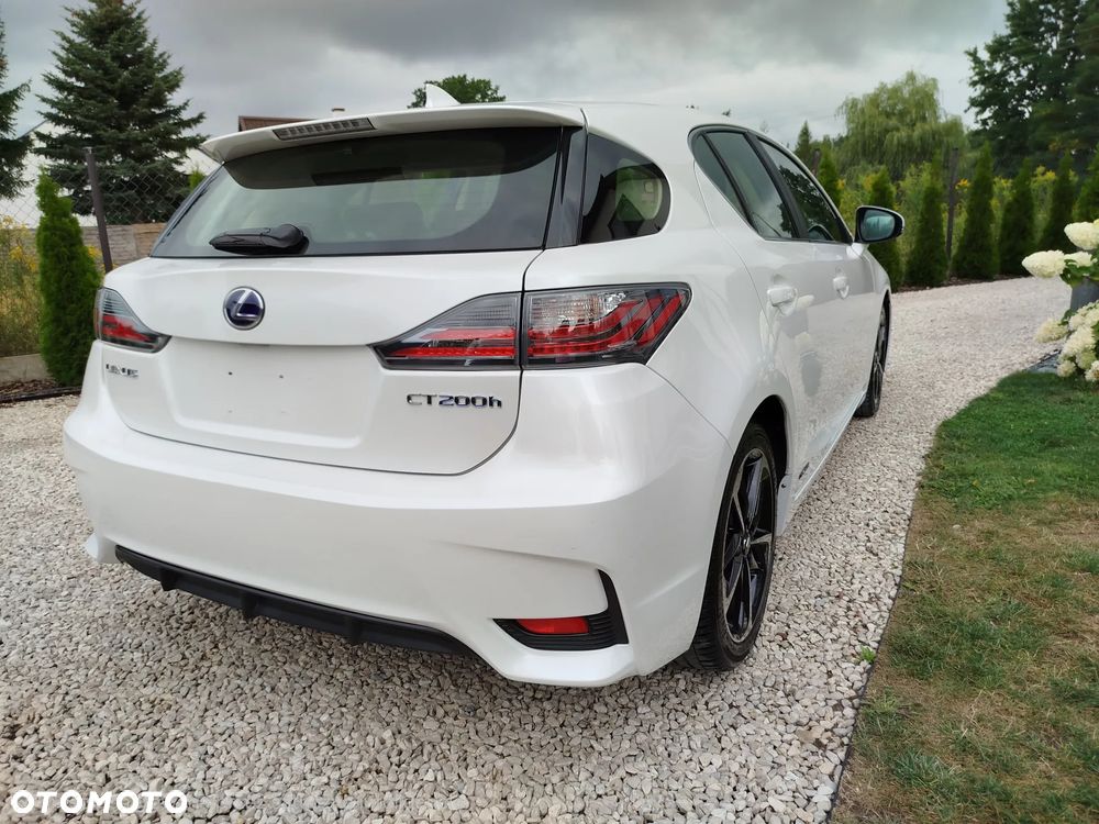 Lexus CT 200h Prestige - 10