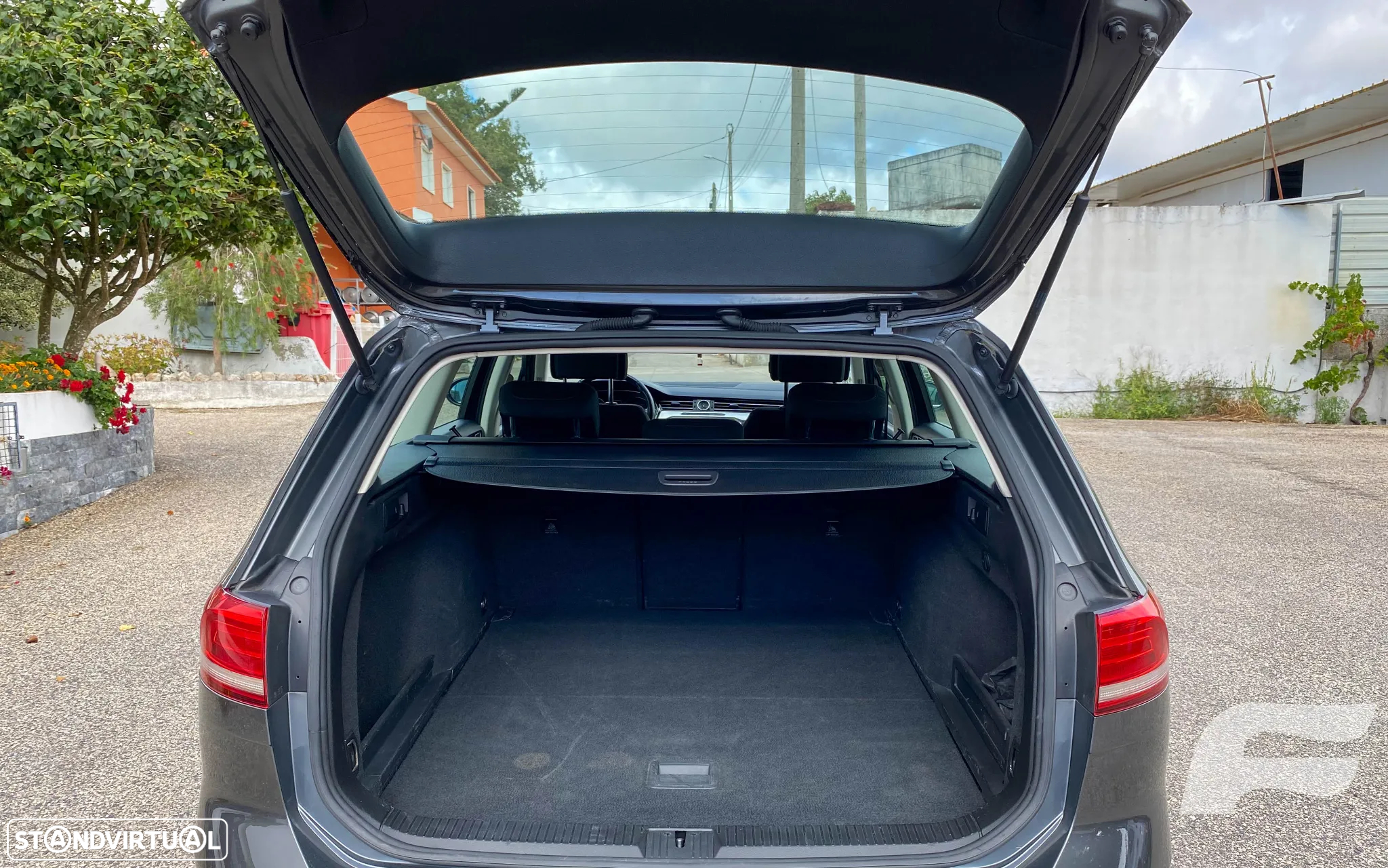 VW Passat Variant 2.0 TDi Confortline DSG - 12