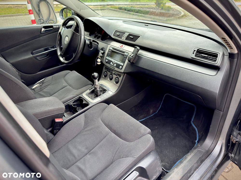 Volkswagen Passat 2.0 TDI Comfortline - 12