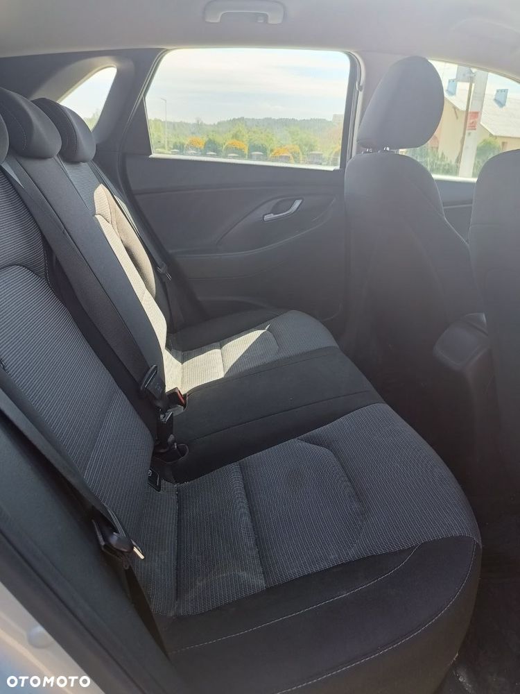 Hyundai i30 1.4 Classic + - 9