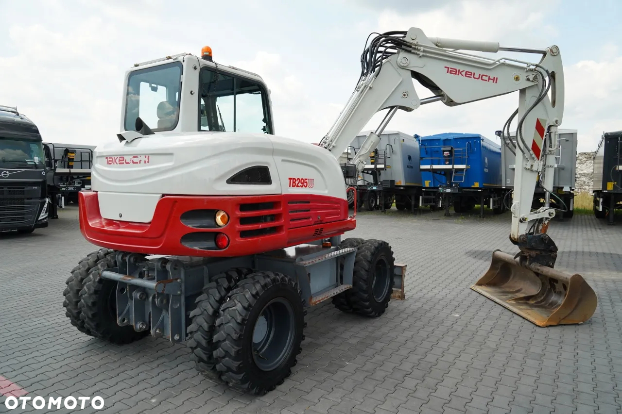 Takeuchi TB 295 W / KOPARKA KOŁOWA / 2016 ROK / PO KONTRAKCIE SERWISOWYM - 4