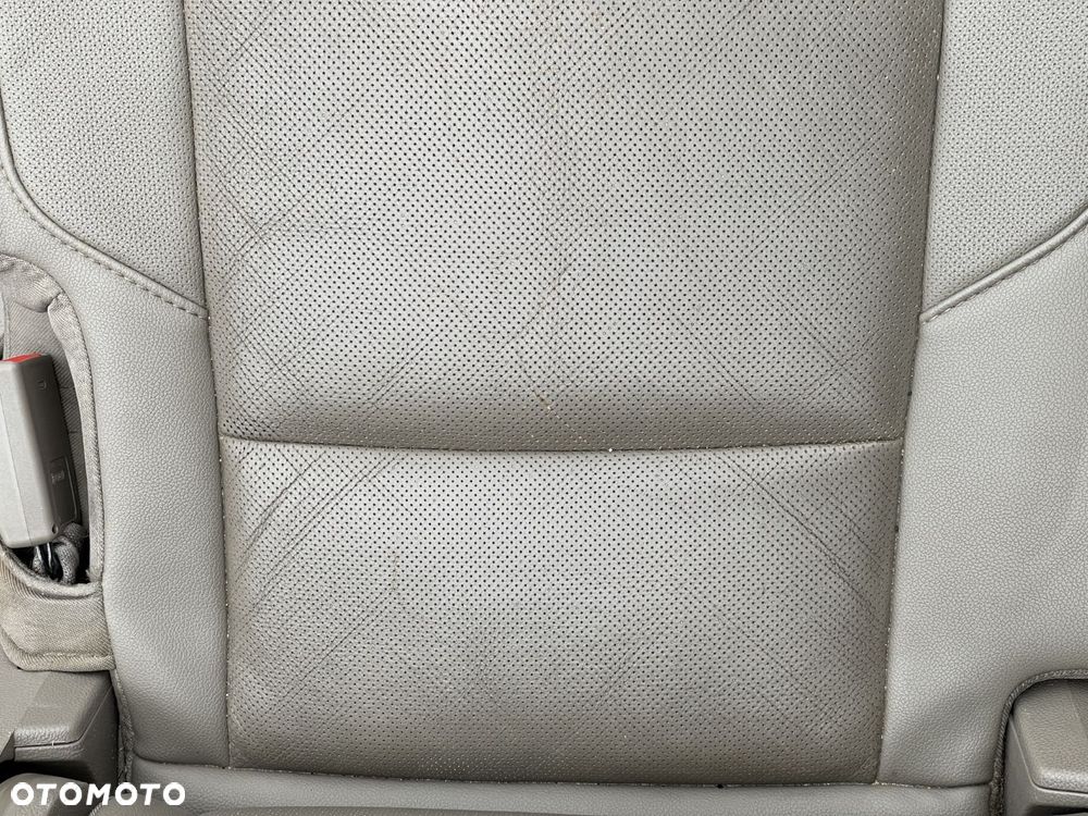 P9 GMC YUKON XL IV 2015 - FOTEL DRUGI II RZĄD TYŁ TYLNY PRAWY L0262153 - 7