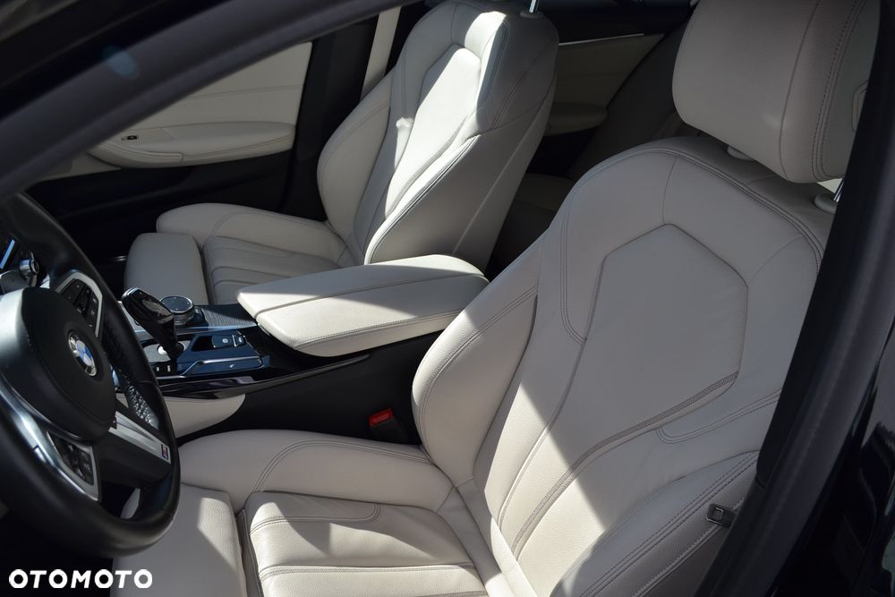 BMW Seria 5 530d xDrive mHEV M Sport sport - 11