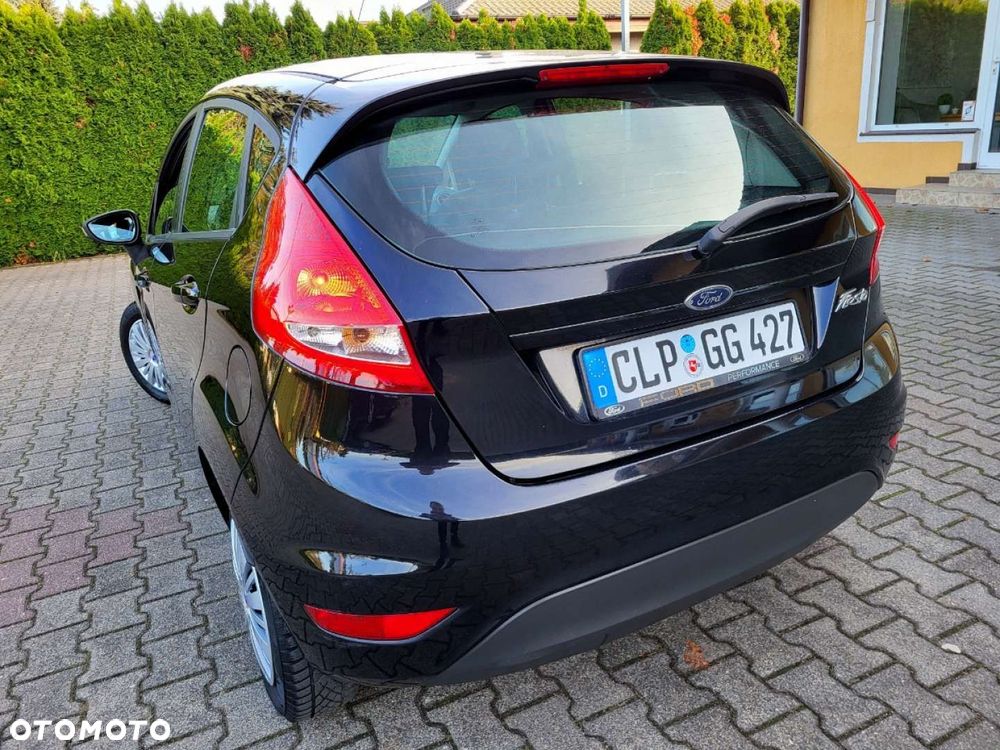 Ford Fiesta - 25