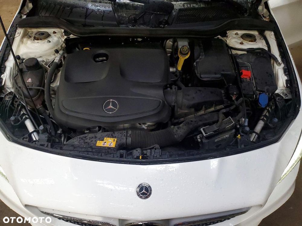 Mercedes-Benz CLA 250 4-Matic AMG Line - 11
