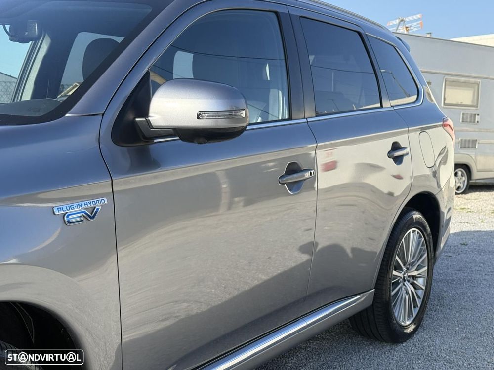 Mitsubishi Outlander 2.4 Instyle - 16