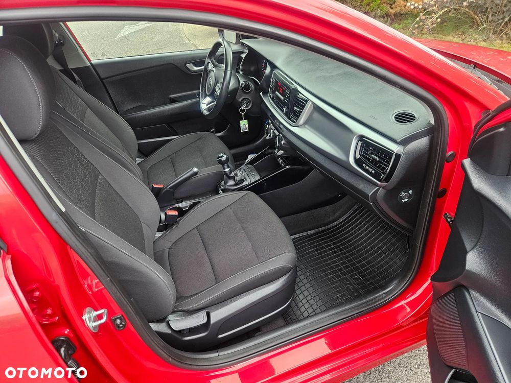 Kia Rio 1.2 Dream Team Edition - 26