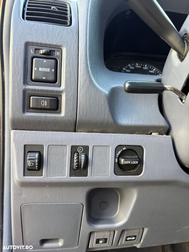 Toyota Land Cruiser - 7