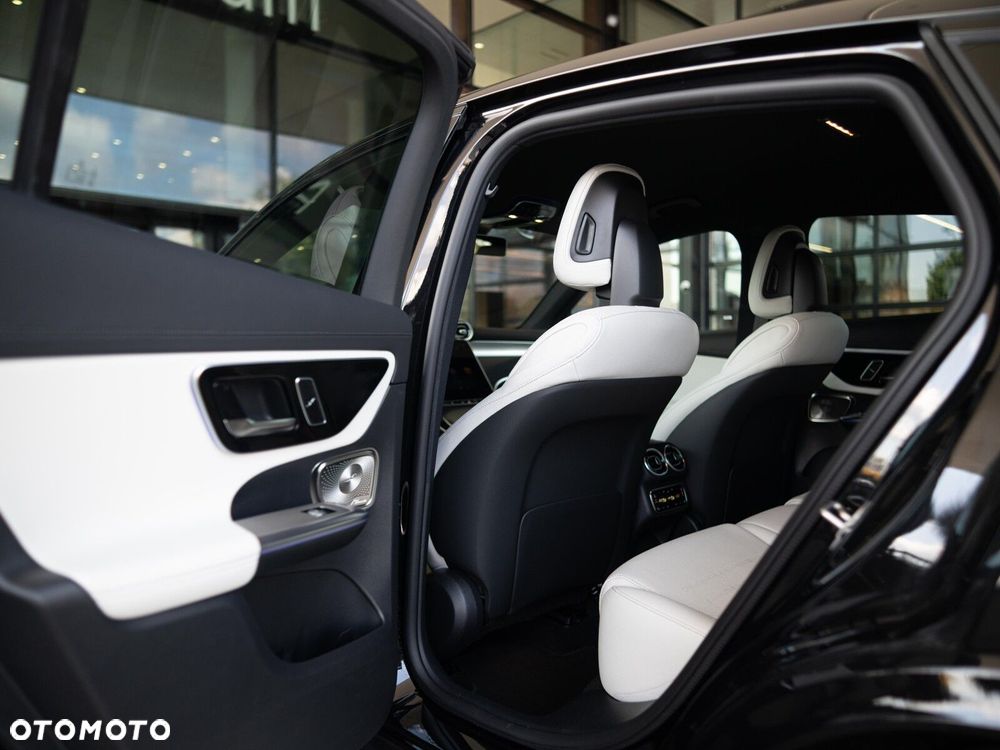 Mercedes-Benz GLC - 12